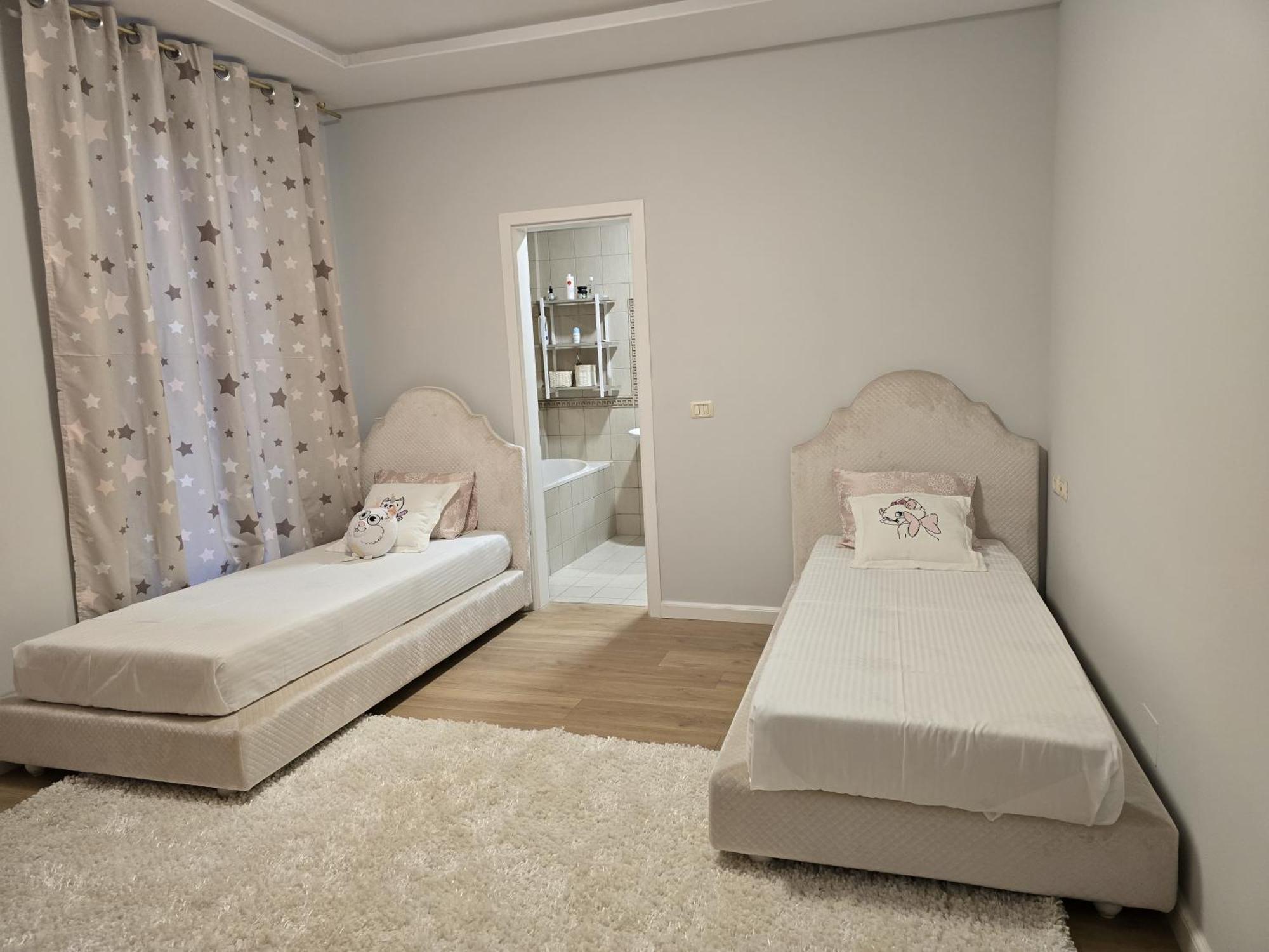 Shtepia E Daves 3bdr & Parking Appartamento